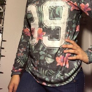 Warm floral sweater🌸